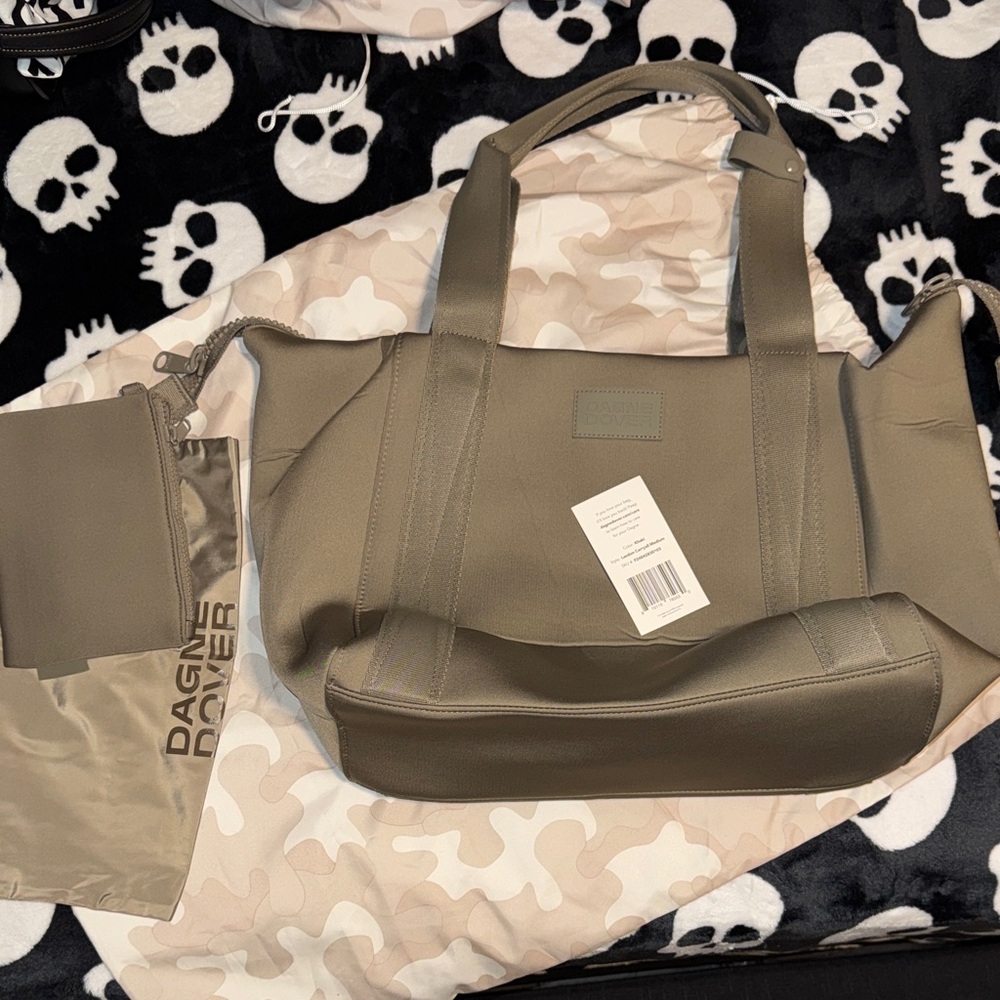 Dagne Dover Medium Landon in KHAKI